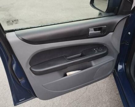 Синій Форд Фокус, об'ємом двигуна 1.6 л та пробігом 280 тис. км за 4800 $, фото 10 на Automoto.ua