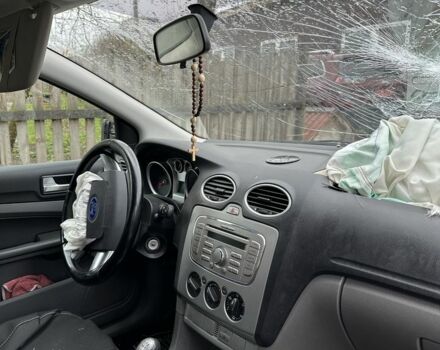 Синій Форд Фокус, об'ємом двигуна 1.6 л та пробігом 300 тис. км за 3500 $, фото 6 на Automoto.ua