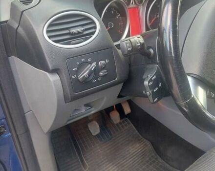 Синий Форд Фокус, объемом двигателя 1.6 л и пробегом 215 тыс. км за 6350 $, фото 7 на Automoto.ua