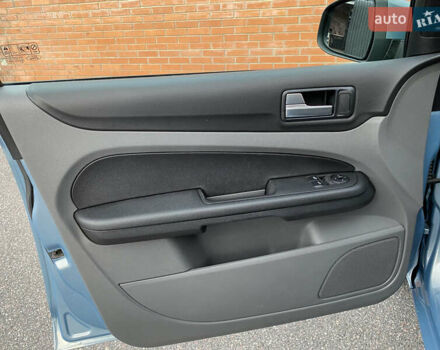 Синий Форд Фокус, объемом двигателя 1.6 л и пробегом 200 тыс. км за 5200 $, фото 25 на Automoto.ua
