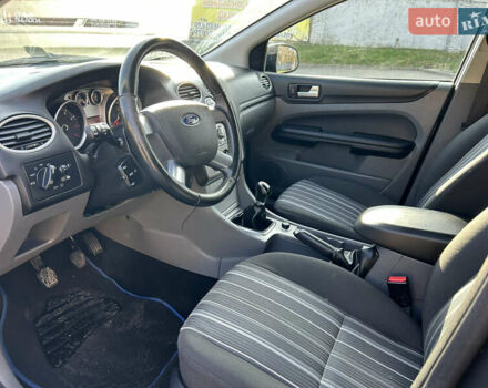 Синий Форд Фокус, объемом двигателя 1.6 л и пробегом 225 тыс. км за 5300 $, фото 13 на Automoto.ua