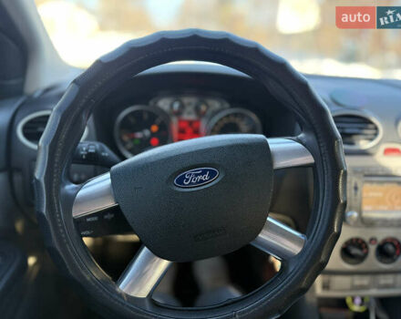 Синий Форд Фокус, объемом двигателя 1.56 л и пробегом 265 тыс. км за 5600 $, фото 6 на Automoto.ua