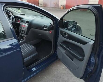 Синій Форд Фокус, об'ємом двигуна 1.6 л та пробігом 280 тис. км за 4800 $, фото 15 на Automoto.ua