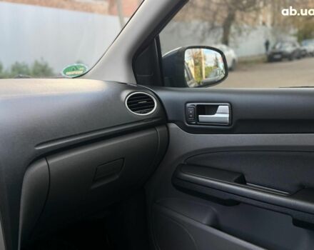 Синий Форд Фокус, объемом двигателя 1.6 л и пробегом 254 тыс. км за 5240 $, фото 26 на Automoto.ua