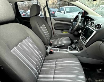 Синий Форд Фокус, объемом двигателя 1.6 л и пробегом 404 тыс. км за 5450 $, фото 3 на Automoto.ua