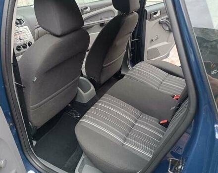 Синій Форд Фокус, об'ємом двигуна 1.6 л та пробігом 201 тис. км за 5950 $, фото 17 на Automoto.ua