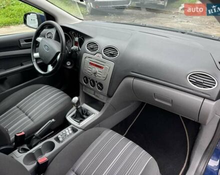 Синий Форд Фокус, объемом двигателя 1.6 л и пробегом 198 тыс. км за 5950 $, фото 14 на Automoto.ua