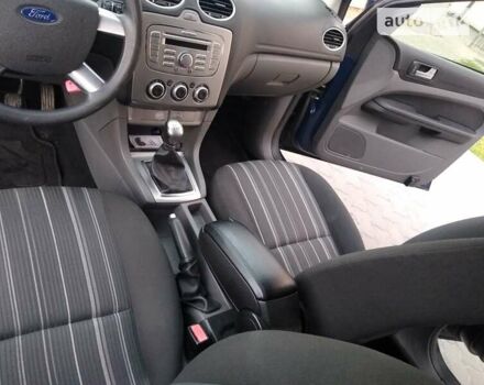 Синий Форд Фокус, объемом двигателя 1.6 л и пробегом 265 тыс. км за 5555 $, фото 3 на Automoto.ua