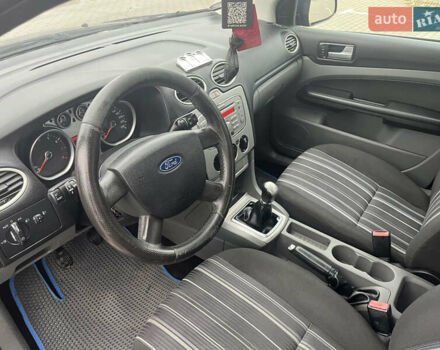 Синій Форд Фокус, об'ємом двигуна 1.6 л та пробігом 301 тис. км за 3850 $, фото 19 на Automoto.ua