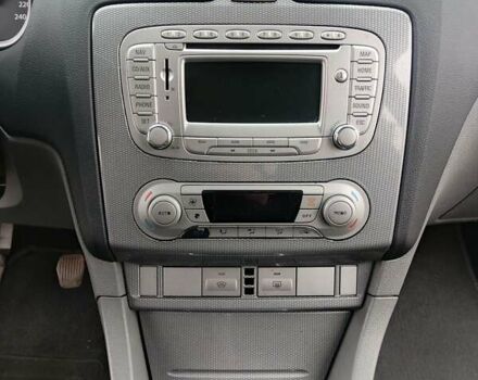 Синій Форд Фокус, об'ємом двигуна 1.6 л та пробігом 229 тис. км за 5900 $, фото 3 на Automoto.ua