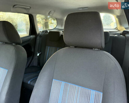 Синій Форд Фокус, об'ємом двигуна 1.6 л та пробігом 200 тис. км за 4499 $, фото 39 на Automoto.ua