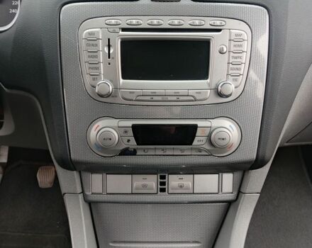 Синій Форд Фокус, об'ємом двигуна 1.6 л та пробігом 229 тис. км за 5900 $, фото 7 на Automoto.ua