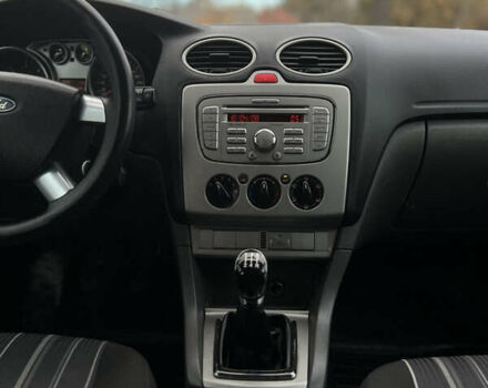 Синій Форд Фокус, об'ємом двигуна 1.6 л та пробігом 287 тис. км за 4999 $, фото 23 на Automoto.ua