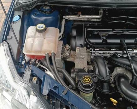 Синій Форд Фокус, об'ємом двигуна 1.6 л та пробігом 201 тис. км за 5950 $, фото 11 на Automoto.ua