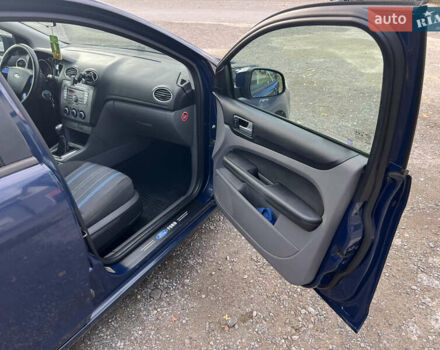 Синий Форд Фокус, объемом двигателя 1.56 л и пробегом 270 тыс. км за 4300 $, фото 14 на Automoto.ua