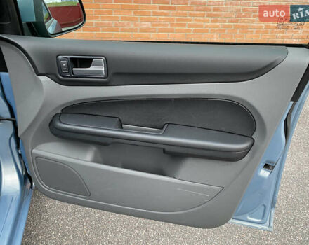 Синий Форд Фокус, объемом двигателя 1.6 л и пробегом 200 тыс. км за 5200 $, фото 37 на Automoto.ua