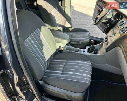 Синий Форд Фокус, объемом двигателя 1.6 л и пробегом 225 тыс. км за 5300 $, фото 22 на Automoto.ua