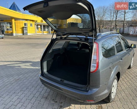 Синий Форд Фокус, объемом двигателя 1.6 л и пробегом 225 тыс. км за 5300 $, фото 18 на Automoto.ua