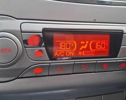 Синій Форд Фокус, об'ємом двигуна 1.6 л та пробігом 454 тис. км за 4000 $, фото 14 на Automoto.ua