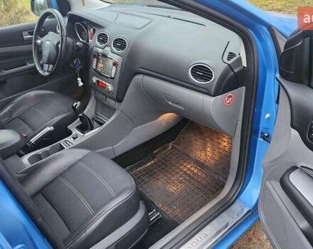 Синий Форд Фокус, объемом двигателя 1.6 л и пробегом 224 тыс. км за 5500 $, фото 5 на Automoto.ua
