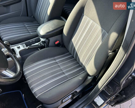 Синий Форд Фокус, объемом двигателя 1.6 л и пробегом 225 тыс. км за 5300 $, фото 25 на Automoto.ua