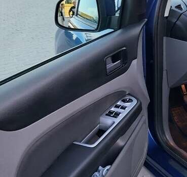 Синій Форд Фокус, об'ємом двигуна 1.6 л та пробігом 286 тис. км за 5200 $, фото 3 на Automoto.ua