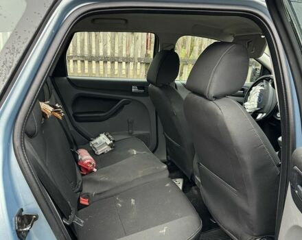 Синій Форд Фокус, об'ємом двигуна 1.6 л та пробігом 300 тис. км за 3500 $, фото 4 на Automoto.ua