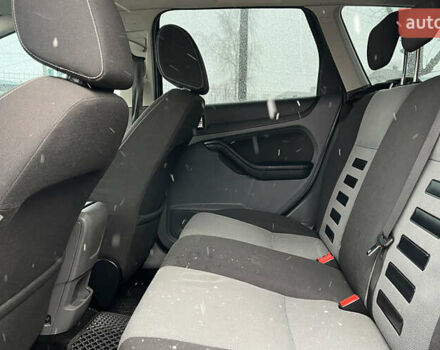 Синій Форд Фокус, об'ємом двигуна 1.6 л та пробігом 253 тис. км за 5600 $, фото 15 на Automoto.ua