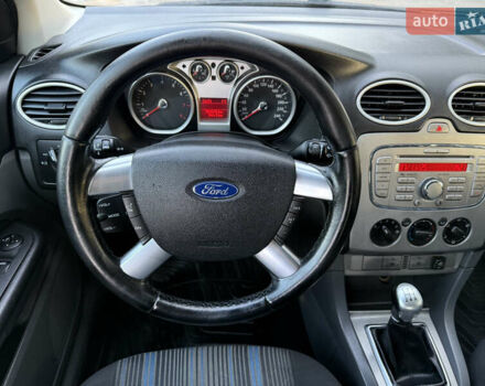 Синій Форд Фокус, об'ємом двигуна 1.6 л та пробігом 200 тис. км за 4499 $, фото 41 на Automoto.ua