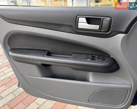 Синий Форд Фокус, объемом двигателя 1.56 л и пробегом 239 тыс. км за 5800 $, фото 24 на Automoto.ua