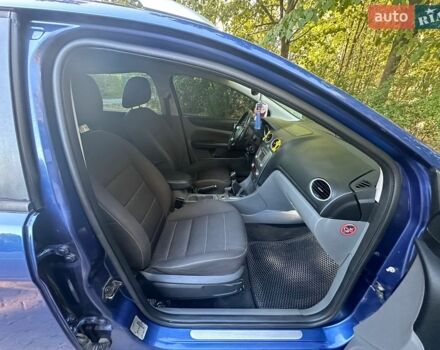 Синій Форд Фокус, об'ємом двигуна 1.56 л та пробігом 335 тис. км за 4300 $, фото 12 на Automoto.ua