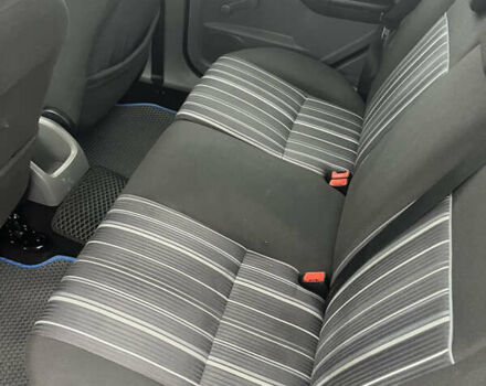 Синій Форд Фокус, об'ємом двигуна 1.6 л та пробігом 301 тис. км за 3850 $, фото 18 на Automoto.ua