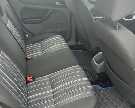 Синий Форд Фокус, объемом двигателя 1.6 л и пробегом 300 тыс. км за 3700 $, фото 15 на Automoto.ua