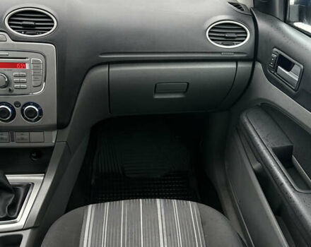 Синий Форд Фокус, объемом двигателя 1.6 л и пробегом 277 тыс. км за 4950 $, фото 23 на Automoto.ua