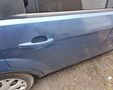 Синій Форд Фокус, об'ємом двигуна 1.6 л та пробігом 398 тис. км за 3700 $, фото 3 на Automoto.ua