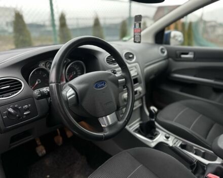 Синий Форд Фокус, объемом двигателя 1.6 л и пробегом 264 тыс. км за 6000 $, фото 5 на Automoto.ua