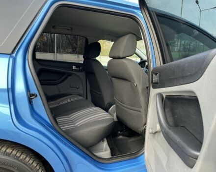 Синий Форд Фокус, объемом двигателя 1.6 л и пробегом 199 тыс. км за 6399 $, фото 16 на Automoto.ua