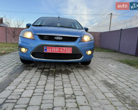 Синий Форд Фокус, объемом двигателя 1.8 л и пробегом 236 тыс. км за 5300 $, фото 5 на Automoto.ua