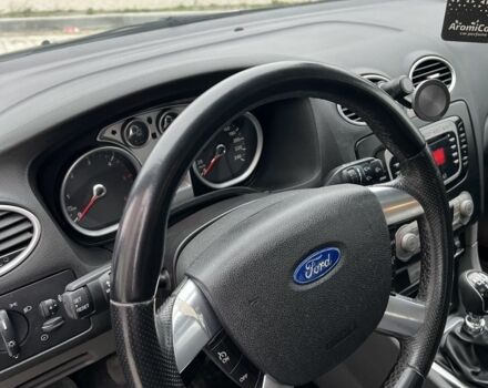 Синий Форд Фокус, объемом двигателя 2 л и пробегом 300 тыс. км за 2700 $, фото 5 на Automoto.ua