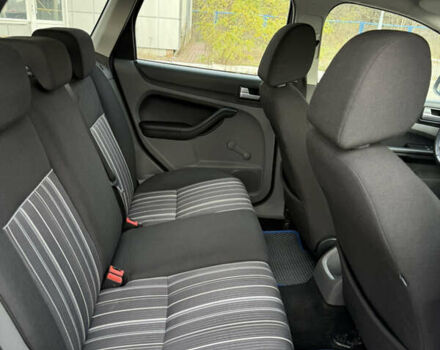 Синий Форд Фокус, объемом двигателя 1.6 л и пробегом 231 тыс. км за 4600 $, фото 13 на Automoto.ua