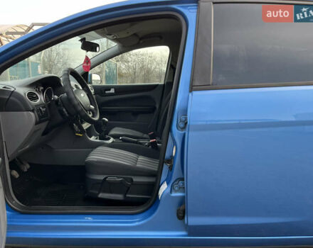 Синий Форд Фокус, объемом двигателя 1.6 л и пробегом 199 тыс. км за 6399 $, фото 23 на Automoto.ua