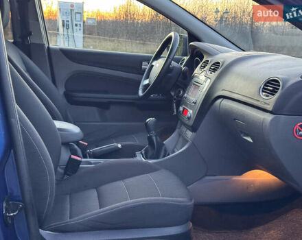 Синій Форд Фокус, об'ємом двигуна 1.6 л та пробігом 197 тис. км за 5999 $, фото 75 на Automoto.ua