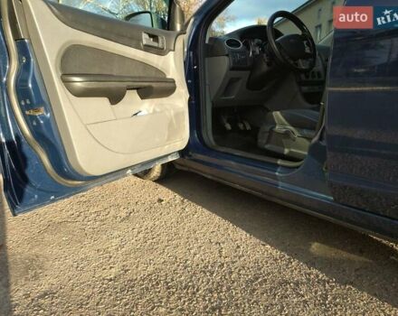 Синий Форд Фокус, объемом двигателя 1.56 л и пробегом 236 тыс. км за 5300 $, фото 4 на Automoto.ua