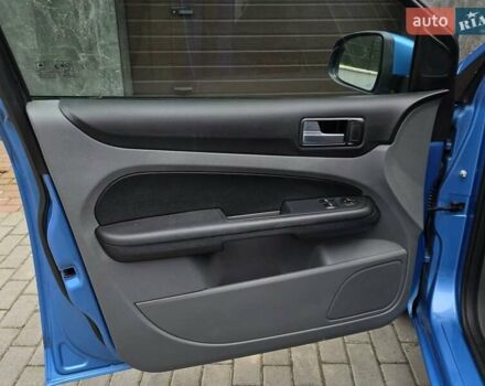 Синий Форд Фокус, объемом двигателя 1.6 л и пробегом 169 тыс. км за 5350 $, фото 18 на Automoto.ua