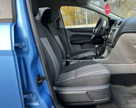 Синий Форд Фокус, объемом двигателя 1.6 л и пробегом 199 тыс. км за 6399 $, фото 14 на Automoto.ua