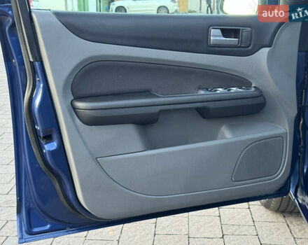 Синій Форд Фокус, об'ємом двигуна 1.6 л та пробігом 197 тис. км за 5999 $, фото 32 на Automoto.ua
