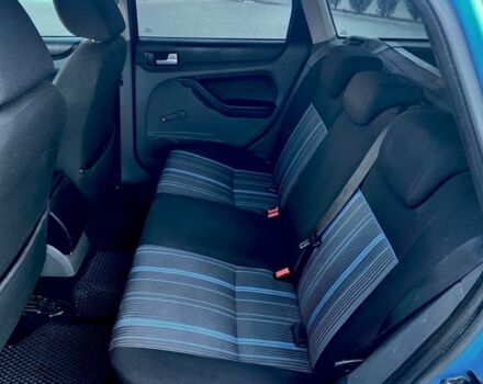 Синій Форд Фокус, об'ємом двигуна 1.6 л та пробігом 233 тис. км за 4650 $, фото 12 на Automoto.ua