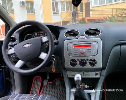 Синий Форд Фокус, объемом двигателя 1.6 л и пробегом 190 тыс. км за 5500 $, фото 2 на Automoto.ua