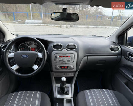 Синий Форд Фокус, объемом двигателя 1.6 л и пробегом 231 тыс. км за 4600 $, фото 17 на Automoto.ua