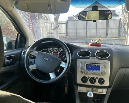 Синий Форд Фокус, объемом двигателя 1.6 л и пробегом 260 тыс. км за 5461 $, фото 4 на Automoto.ua